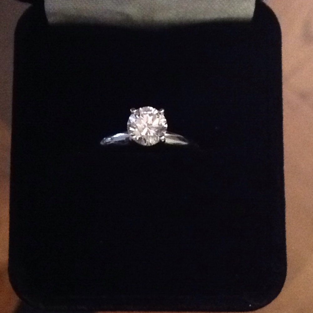 Diamond engagement ring